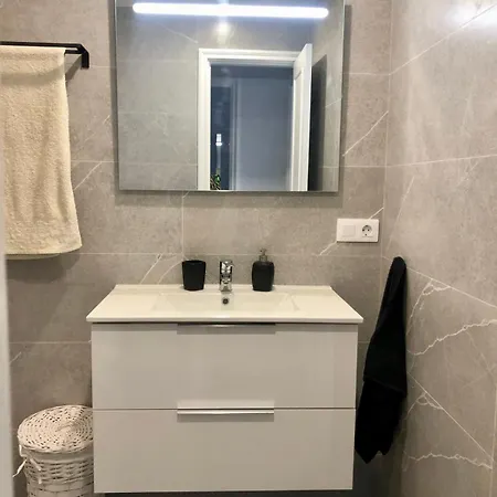 Caletillas Black 1º Linea Playa & Piscina & Wifi Apartment *